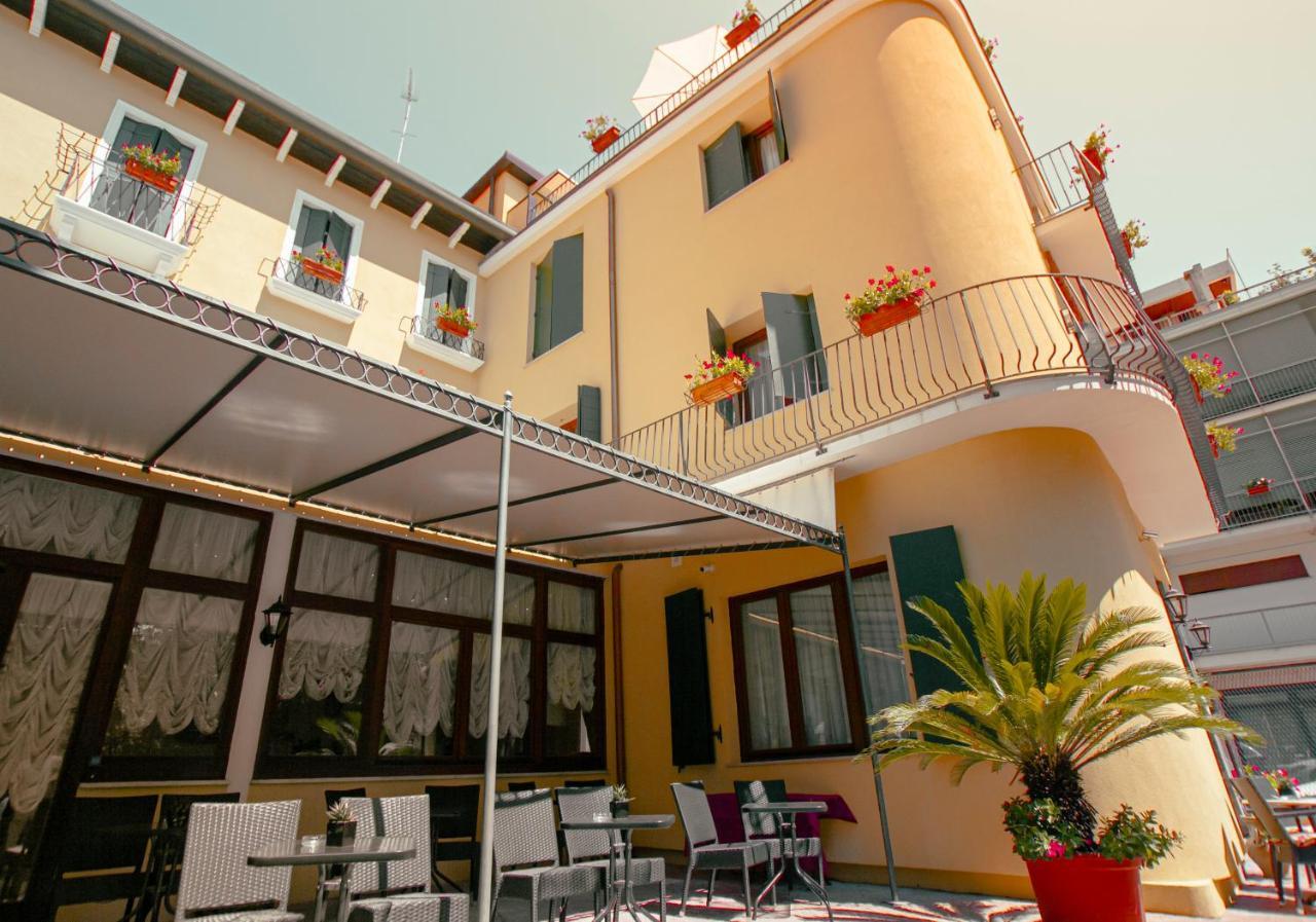 Hotel Villa Edera Lido di Venezia Exterior photo