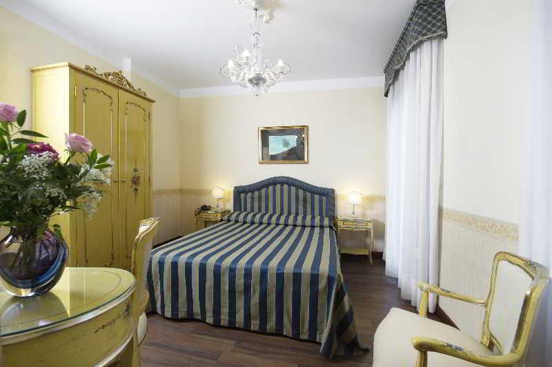 Hotel Villa Edera Lido di Venezia Exterior photo
