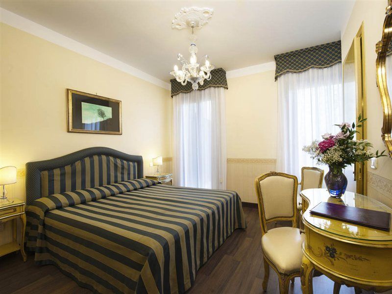 Hotel Villa Edera Lido di Venezia Exterior photo
