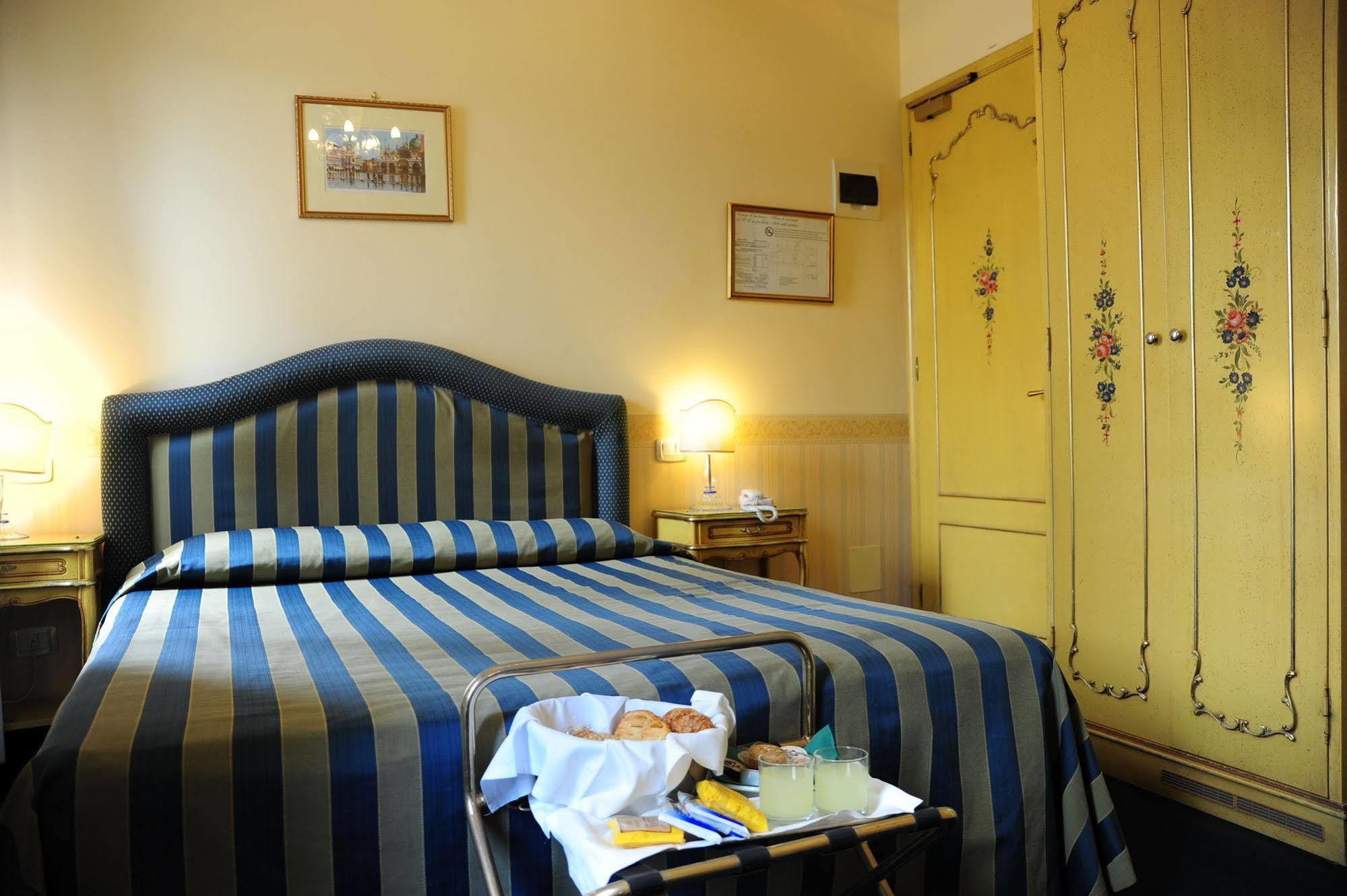 Hotel Villa Edera Lido di Venezia Exterior photo